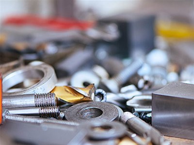 為設(shè)備選擇性能最佳的 電子連接器 ，應(yīng)該考慮連接的設(shè)備接口類(lèi)型，并確保是最高質(zhì)量的連接器。不同類(lèi)型的設(shè)備通常需要不同類(lèi)型的連接器，因此應(yīng)該了解所需的電纜和連接器類(lèi)型，確保為設(shè)備選擇性能最佳的電子連接器！